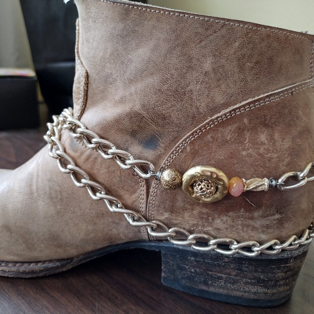 Boot art - Picture 3 of 3